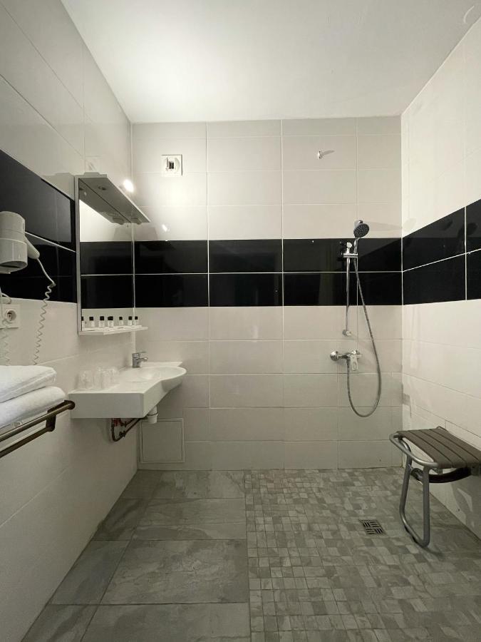 Hotel Restaurant Kyriad Direct Dijon Nord - Zenith - Toison D'Or Dış mekan fotoğraf