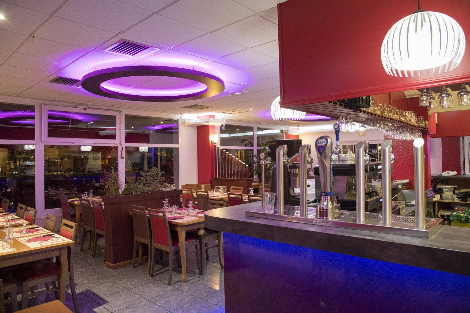 Hotel Restaurant Kyriad Direct Dijon Nord - Zenith - Toison D'Or Dış mekan fotoğraf