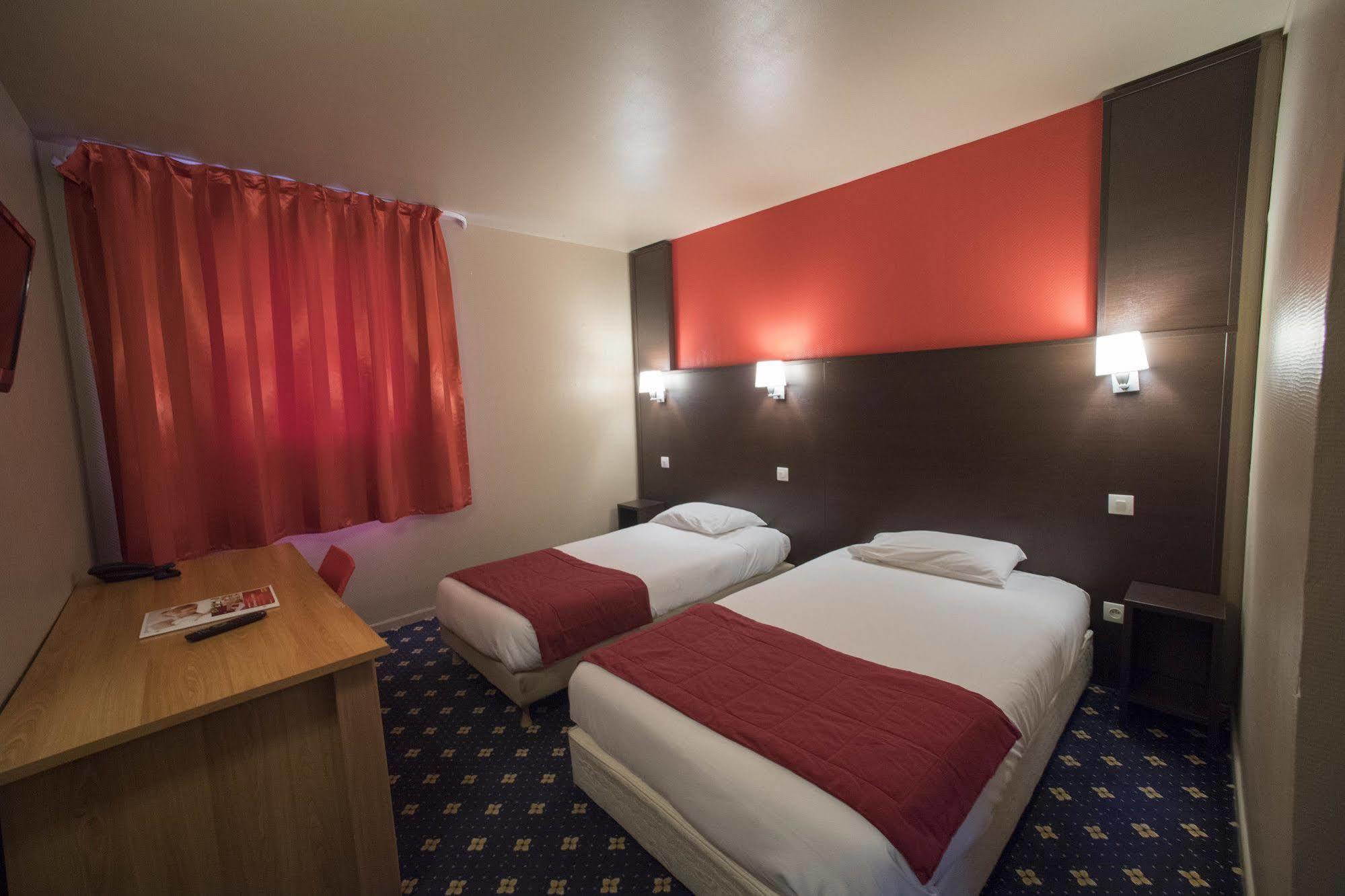 Hotel Restaurant Kyriad Direct Dijon Nord - Zenith - Toison D'Or Dış mekan fotoğraf