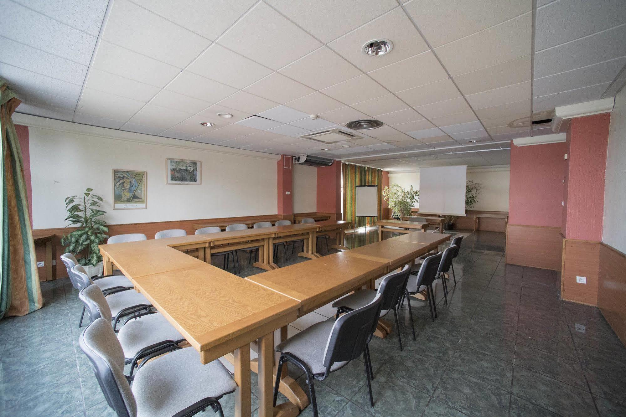 Hotel Restaurant Kyriad Direct Dijon Nord - Zenith - Toison D'Or Dış mekan fotoğraf